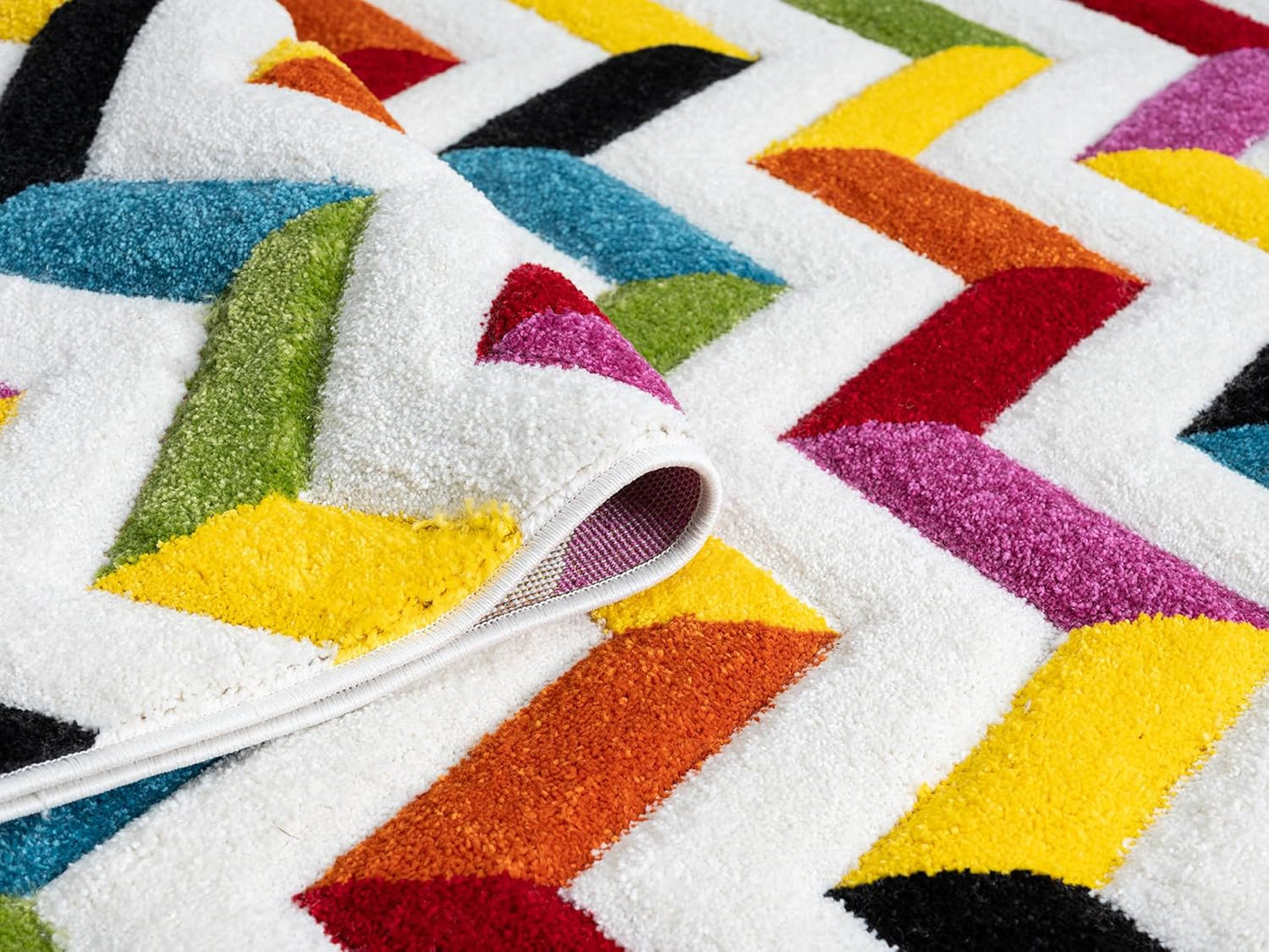 Hand-Carved Geometric Multi-Coloured Rug – Coral Multi – Modern Statement Rug for Living Room