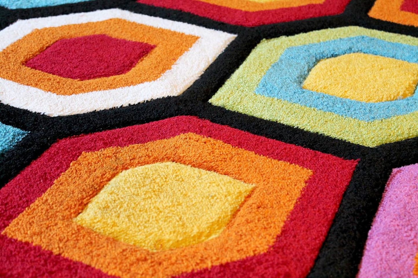 Hand-Carved Geometric Multi-Coloured Rug – Marco Multi – Bold Honeycomb Pattern Rug for Living Room or Bedroom