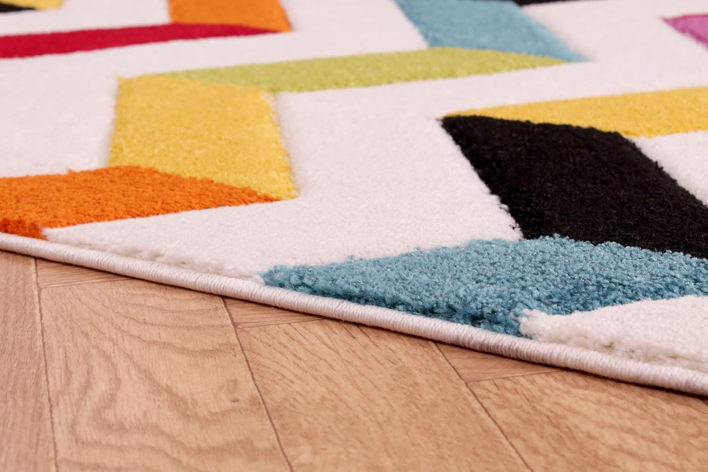 Hand-Carved Geometric Multi-Coloured Rug – Coral Multi – Modern Statement Rug for Living Room