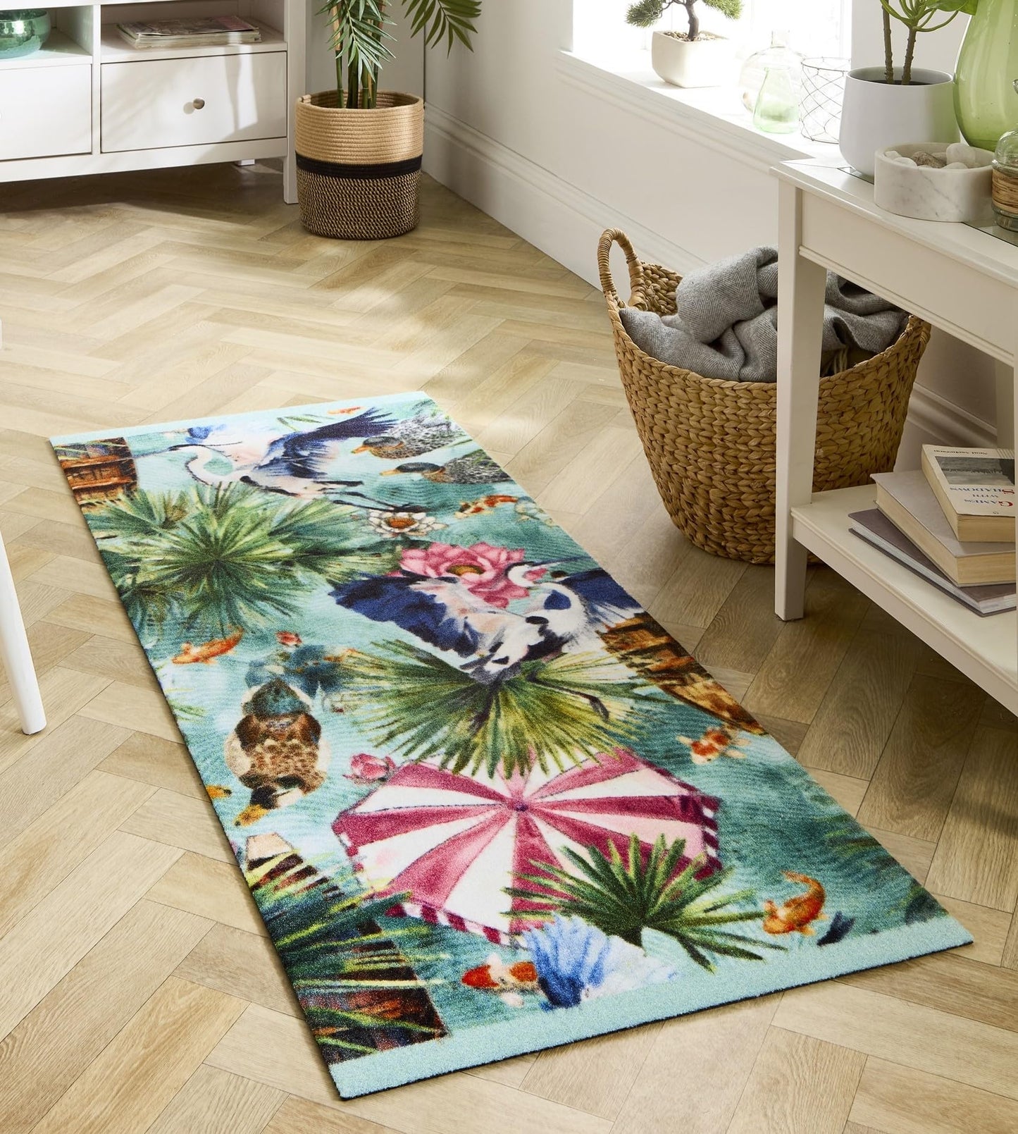Waschbarer, tropischer Teppich von Studio, rutschfeste Matte für Küche, Flur, Hauseingang, mehrfarbig, 65 x 150 cm (2'4" x 5')