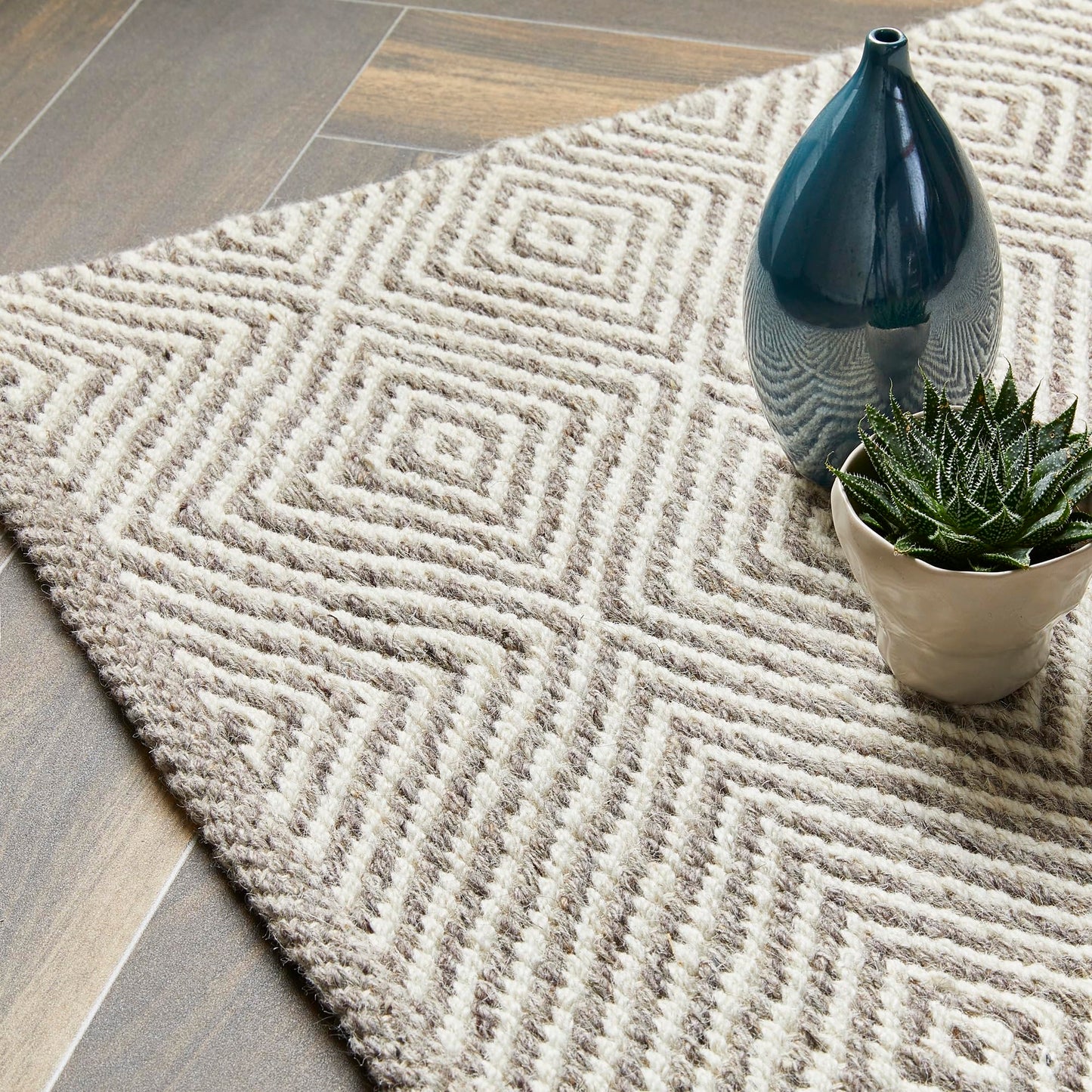 Flatweave Hand Woven Wool Rug for Living Room Dining Room Bedroom Kitchen Geometric Diamond Pattern Home Decor Area Rug