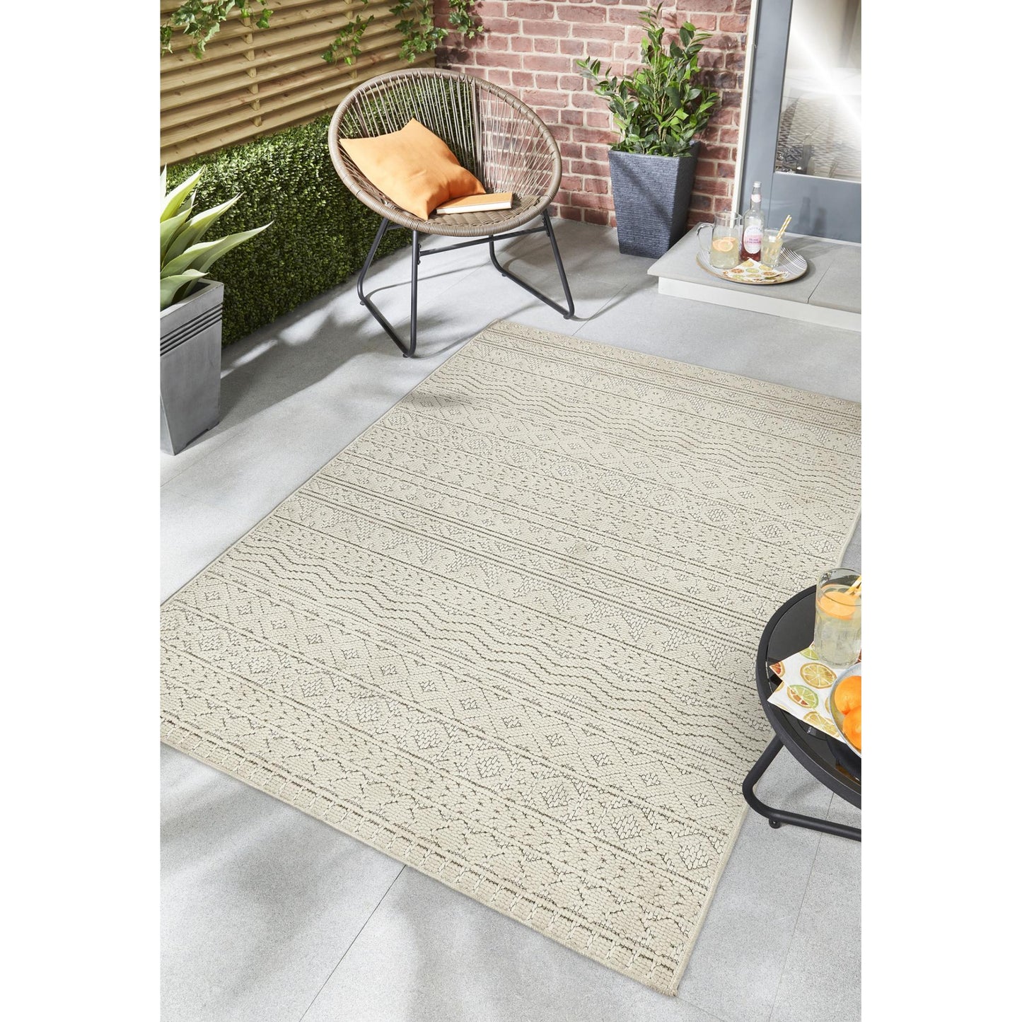 Atlas Graphic Tribal Geometric Teppich – Creme – Flachgewebe-Teppich für drinnen und draußen, strapazierfähig
