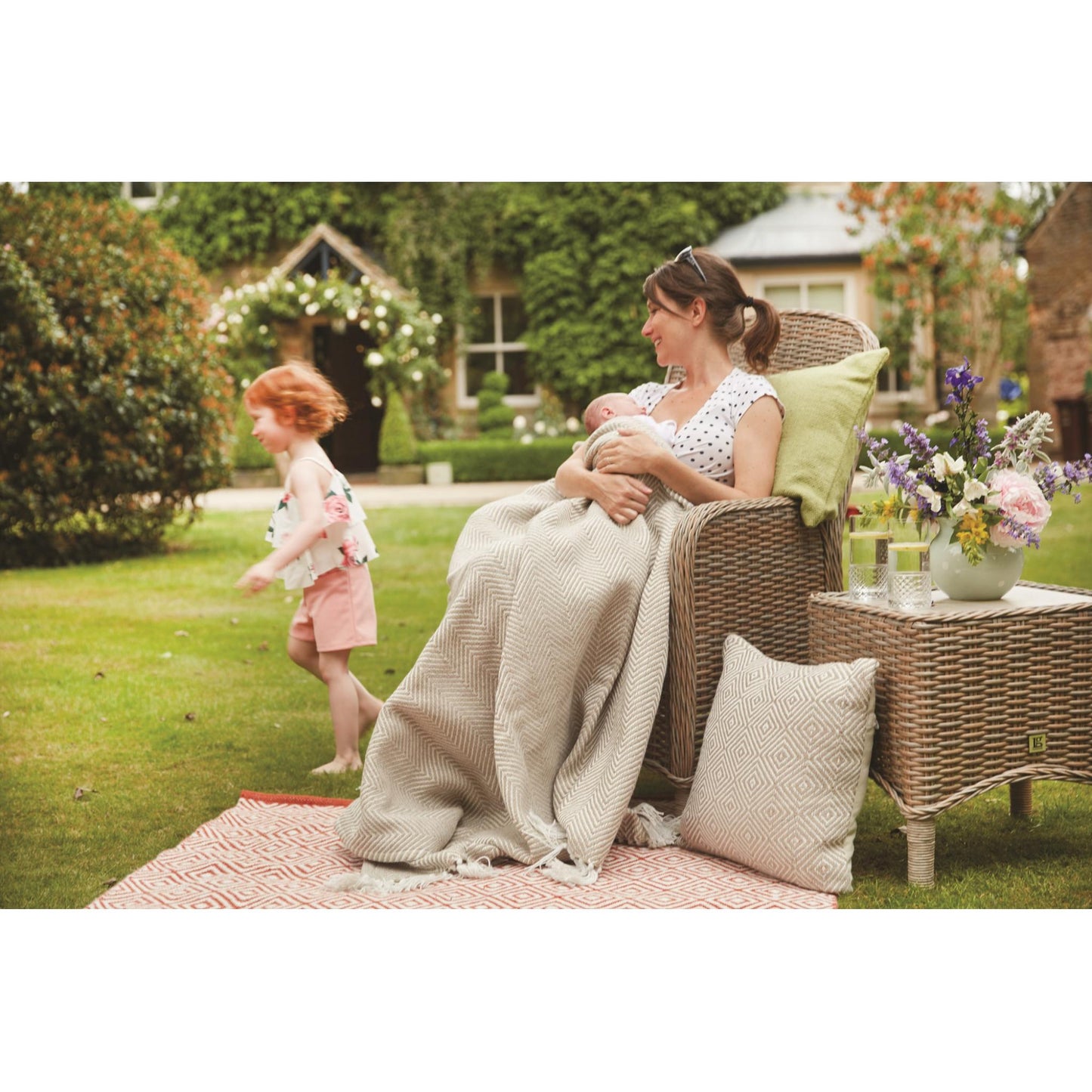 Hug Rug Woven Herringbone Throw Blanket Bed Sofa Chair Cover in 130 x180 cm