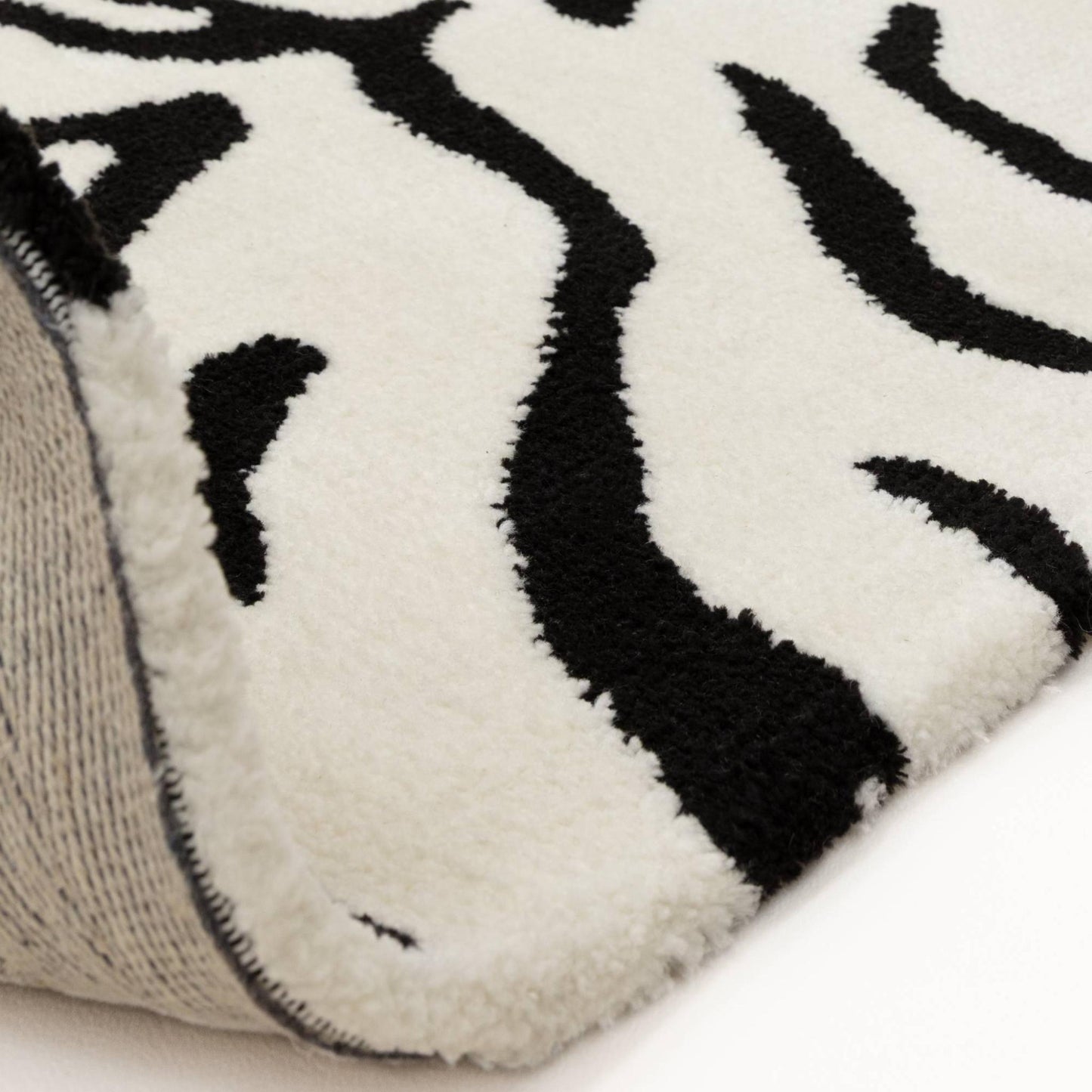 Wilder Tiger Mono Animal Inspired Black & White Rug – Modern Soft Textured Polyester Carpet