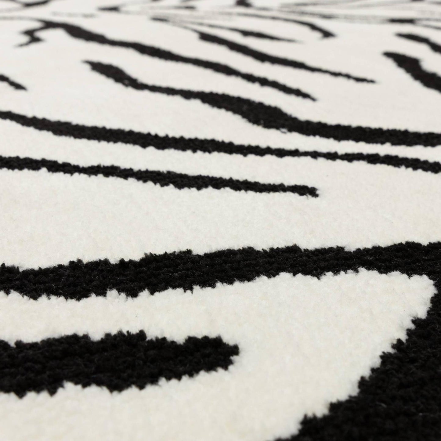 Wilder Tiger Mono Animal Inspired Black & White Rug – Modern Soft Textured Polyester Carpet