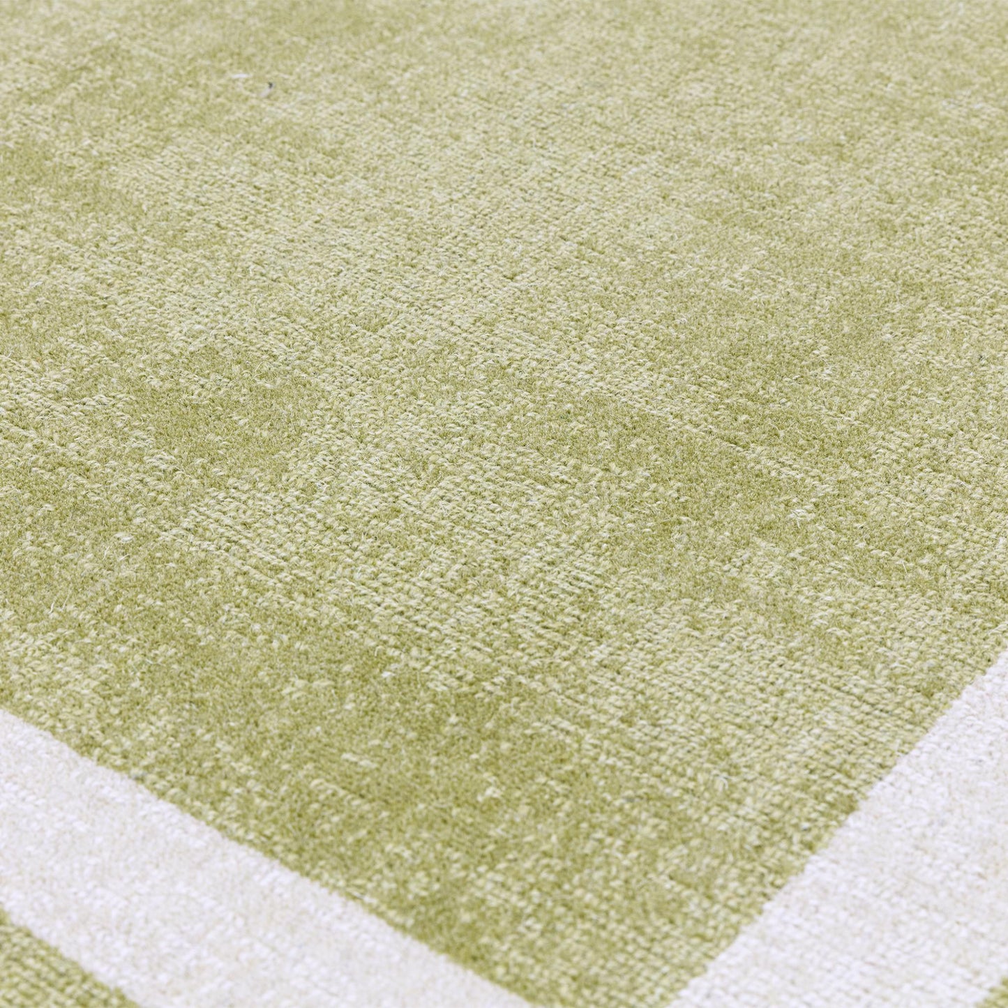 Albi Green – Bold Minimalist Elegance and Natural Wool Luxury