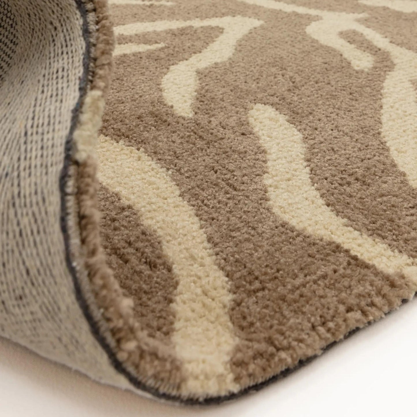 Wilder Tiger Taupe Animal Inspired Beige/Natural Rug – Modern Soft Textured Polyester Carpet