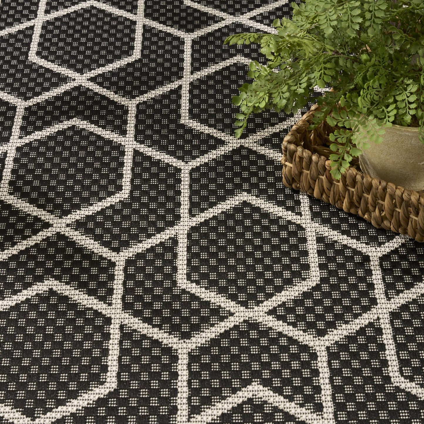 Horizon HOZ01 Modern Geometric Classic Trellis Black & Ivory Indoor & Outdoor Flatweave Rug