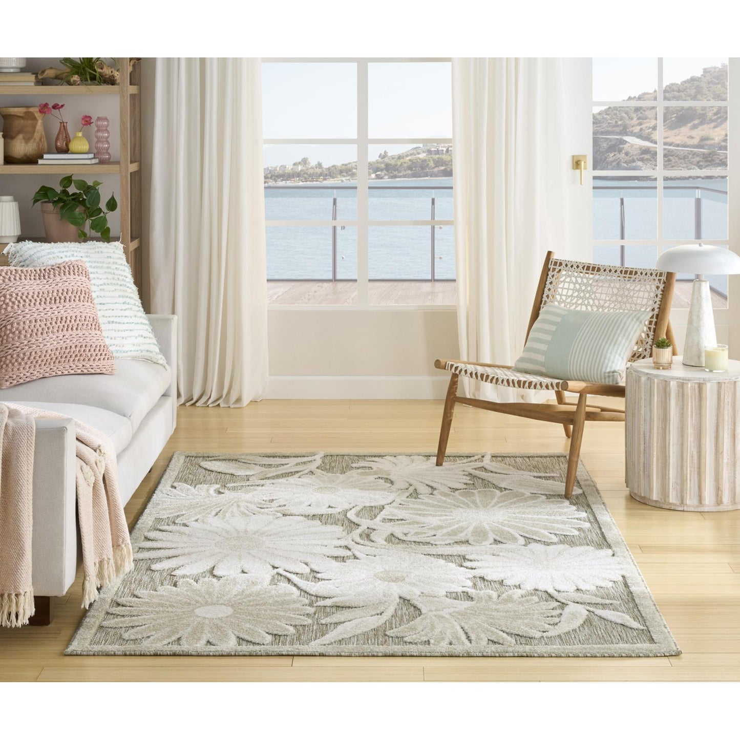 Aloha ALH33 Contemporary Daisy Ivory Sage Green Indoor & Outdoor Area Rug