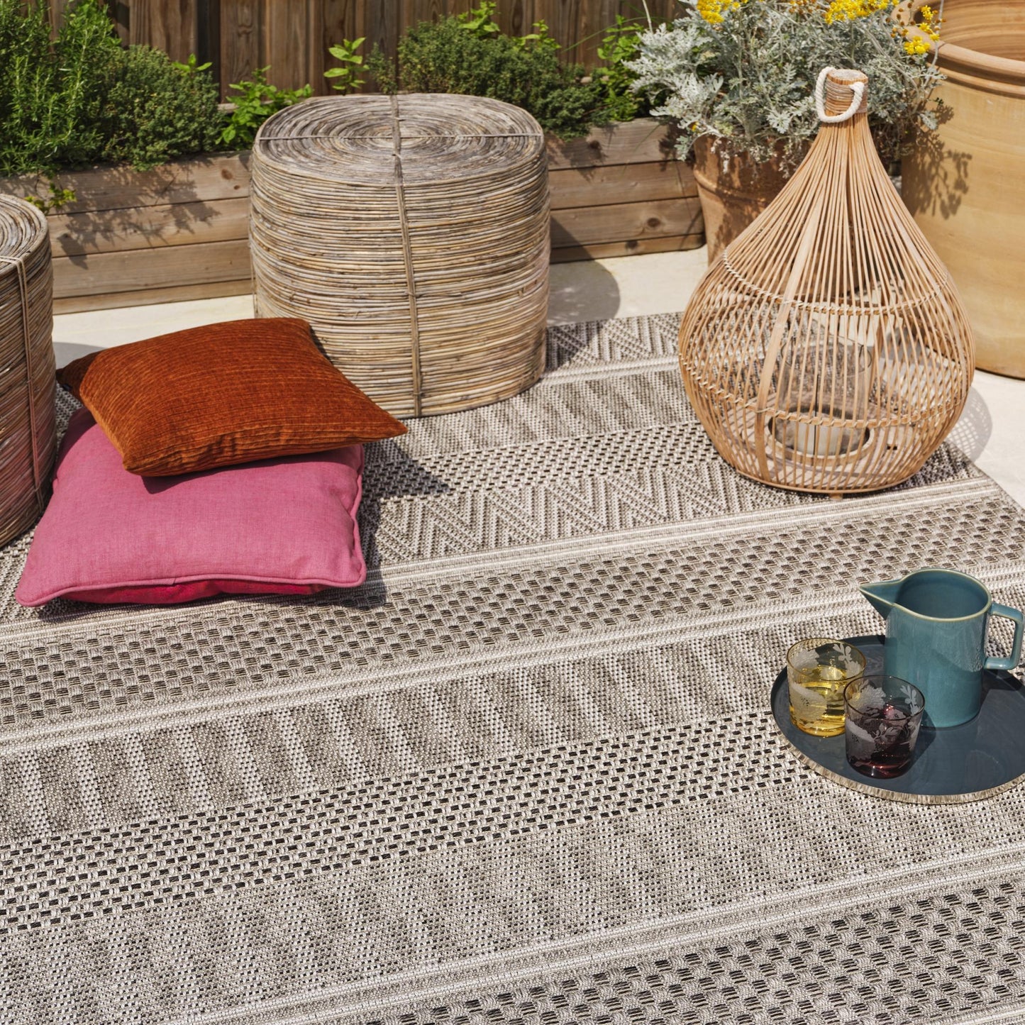 Varanda Stripe VA04 Geometric Neutral Grey Indoor & Outdoor Flatweave Rug