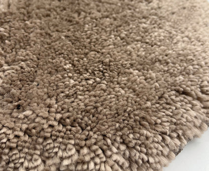 Waschbarer, zotteliger, weicher, flauschiger, rutschfester Teppich in Steinbeige von My Lux