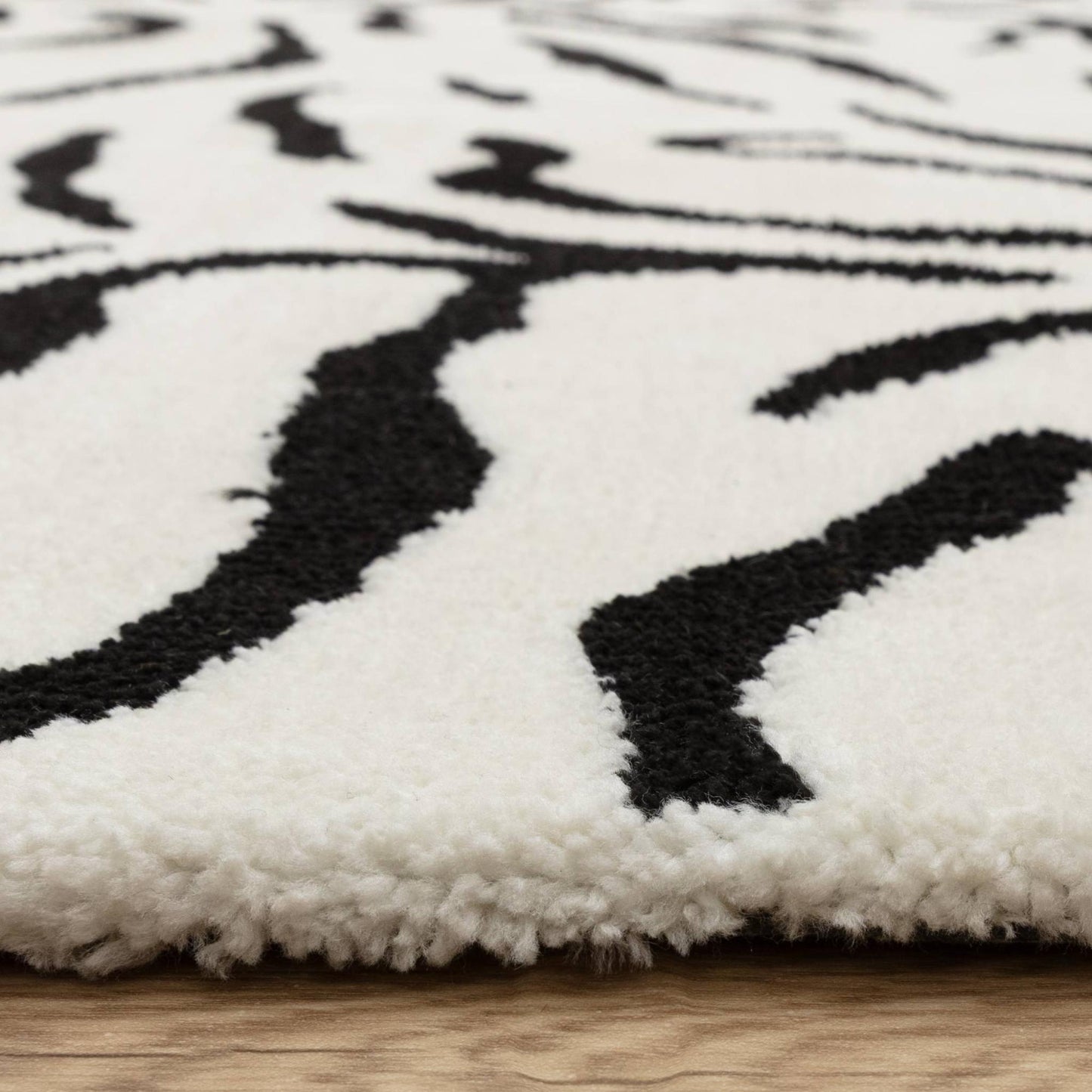 Wilder Tiger Mono Animal Inspired Black & White Rug – Modern Soft Textured Polyester Carpet