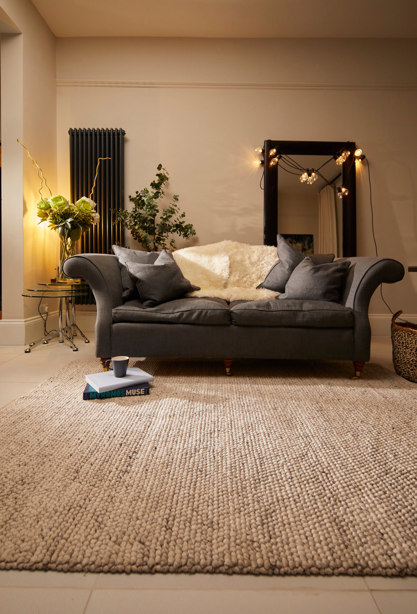La Playa Hand Woven Pebble Wool Rug in Silver