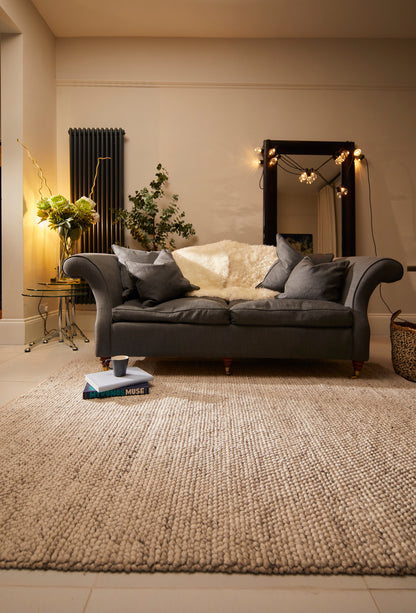 La Playa Hand Woven Pebble Wool Rug in Silver