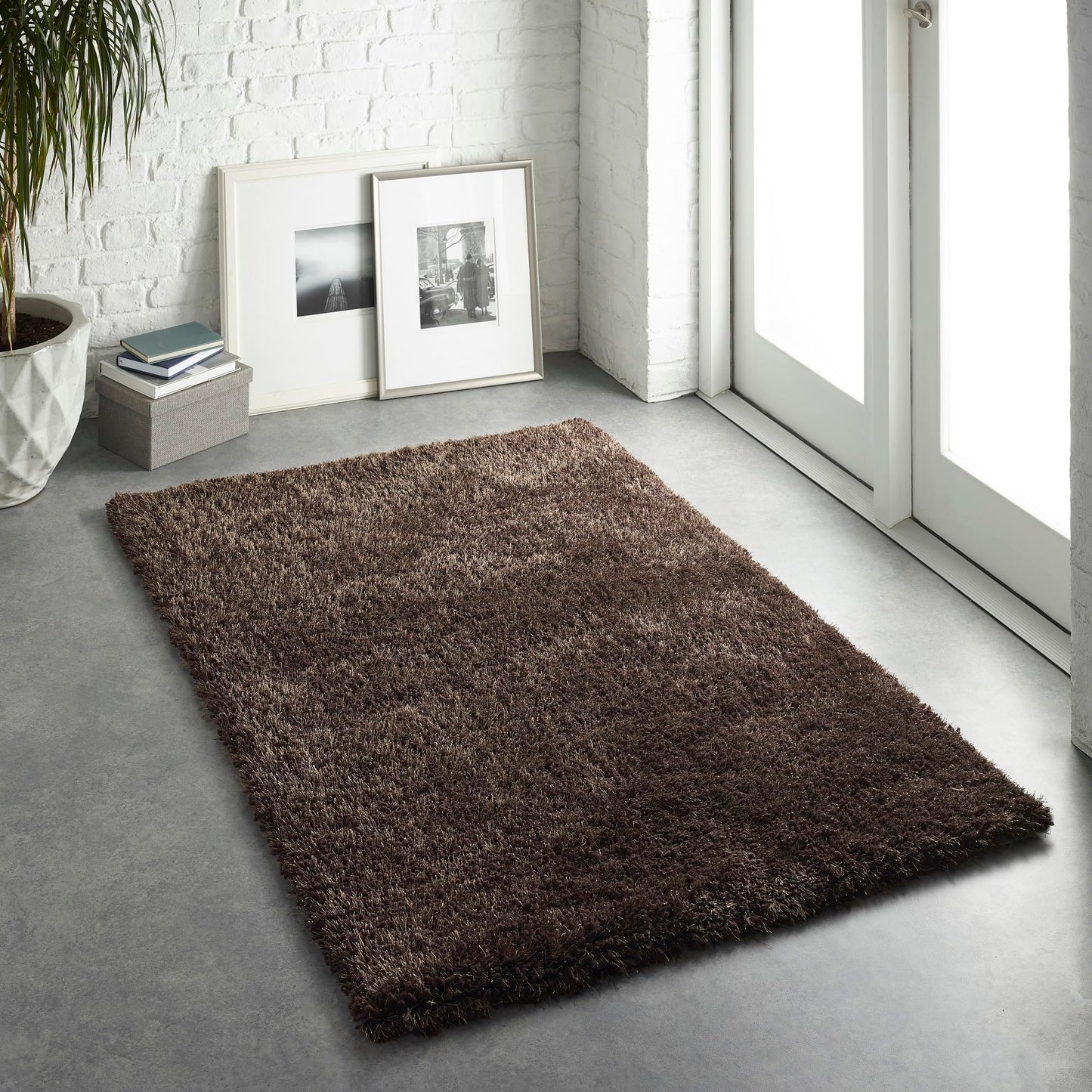 Hochfloriger Flurteppich für Schlafzimmer, Wohnzimmer, Nachttisch, flauschig, hochwertig, luxuriös, handgetuftet, seidig, einfarbig, weich, dicker Flor, fusselfrei, 67 x 200 cm (2'3" x 6'7")