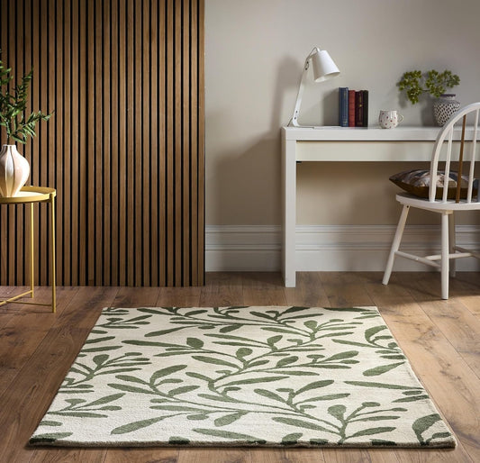 Wollteppich „Trailing Leaf“ – Handgetufteter botanischer Wollteppich in Olivgrün und Beige