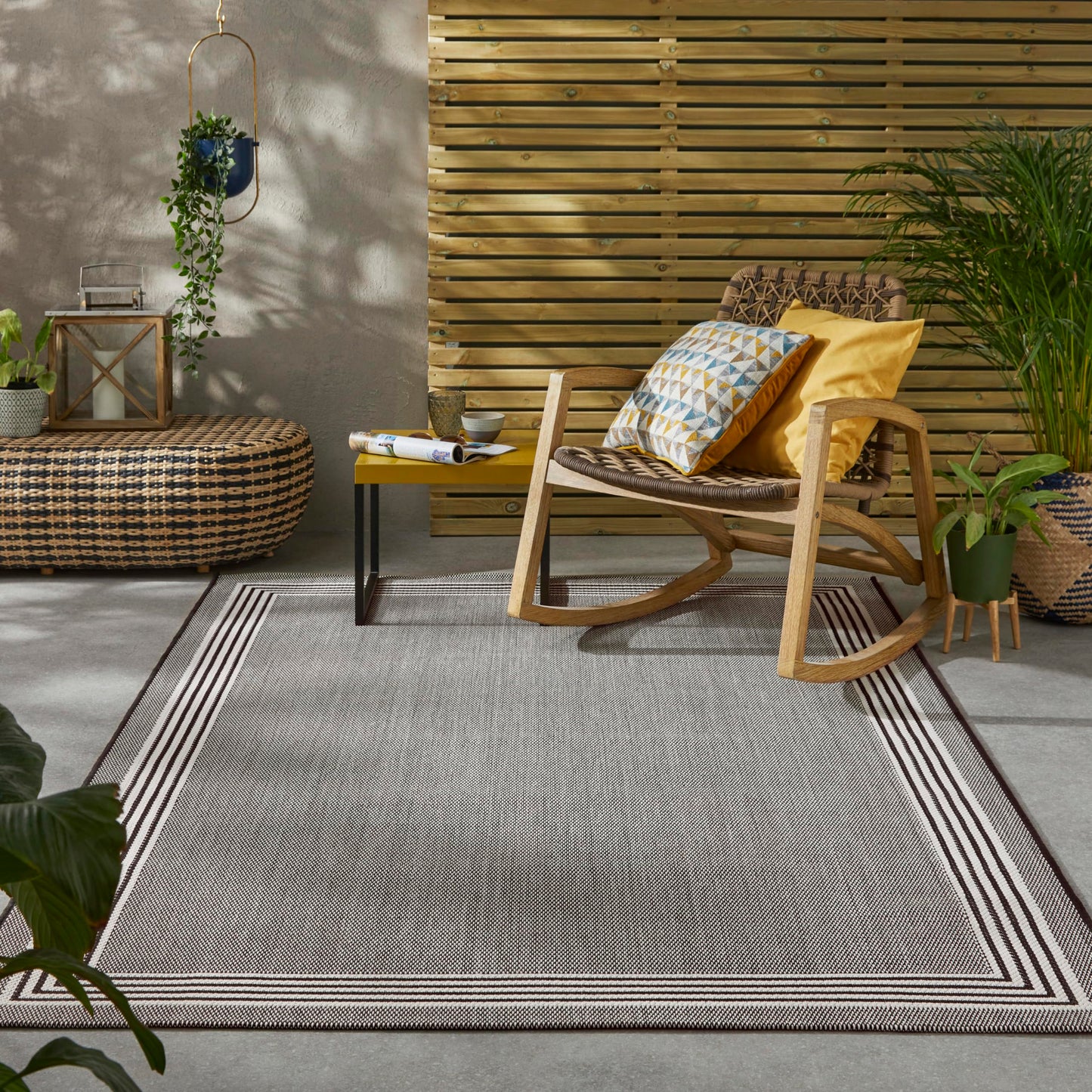 Outdoor Rugs TRZ02 Black