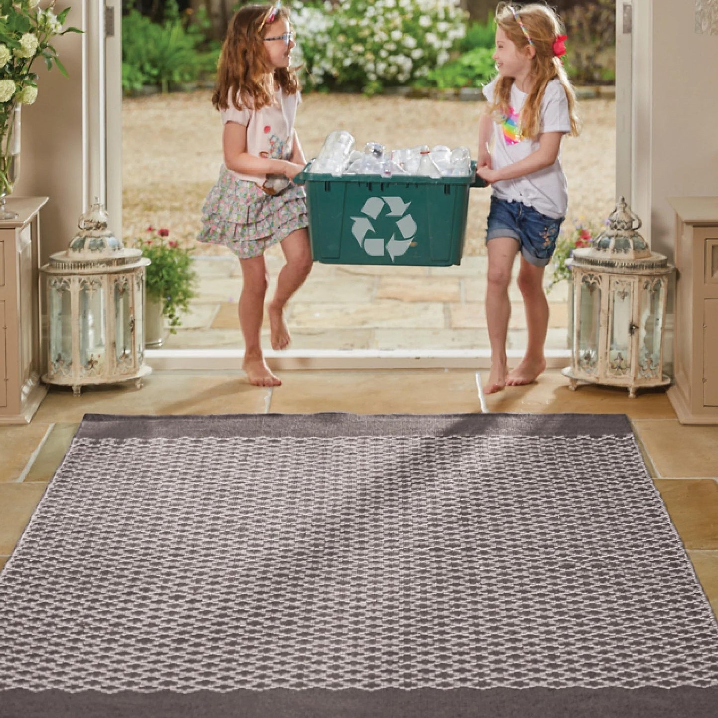 Hug Rug Woven Trellis Washable Indoor Outdoor Warm Grey
