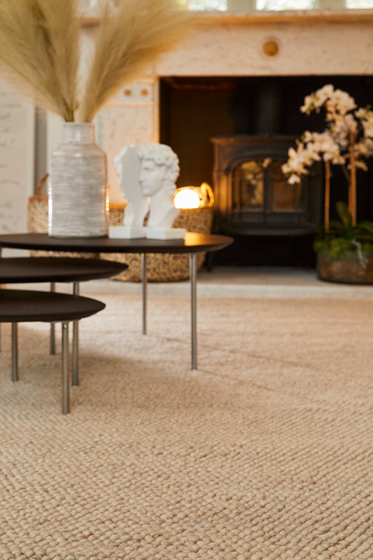 La Playa Hand Woven Pebble Wool Rug in Natural