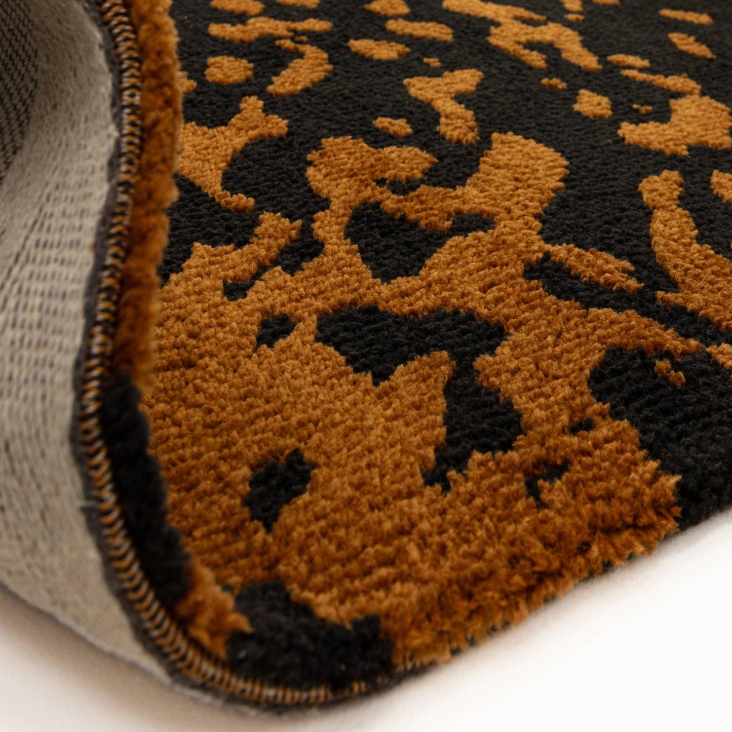 Wilder Splash Charcoal Orange Animal Inspired Rug – Modern Soft Textured Polyester Carpet