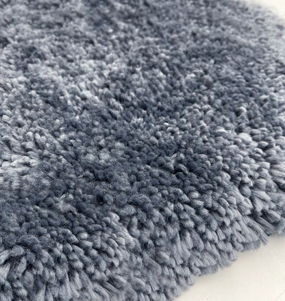 Waschbarer, zotteliger, weicher, flauschiger, rutschfester Teppich in Rauchblau von My Lux